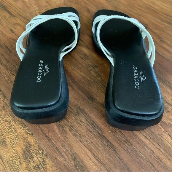 Dockers Sandals Size 7.5 - Picture 9 of 11